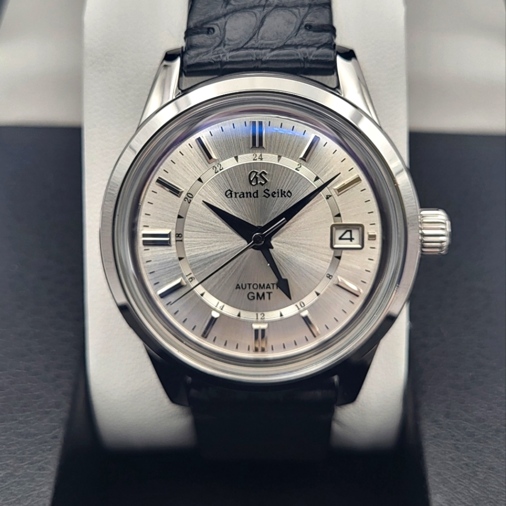 New Custom 39mm Seiko Mod Automatic GMT Watch - Picture 2 of 10